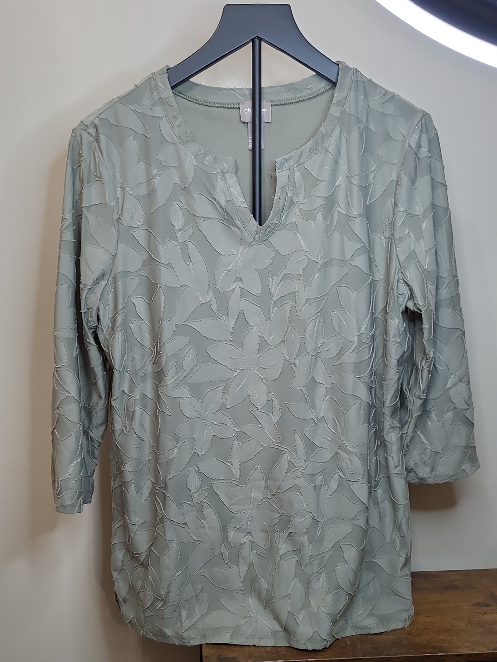 Chico's Light Sage Leaf-Textured Blouse with 3/4 Sleeve size 1 (Medium)